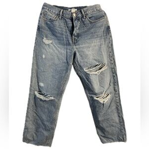 Forever 21 
Women’s Size 29 
Distressed Jeans